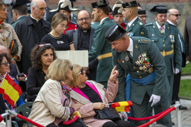 Fotos del desfile de la Guardia Civil en el día de su patrona en Pamplona.