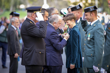 Fotos del desfile de la Guardia Civil en el día de su patrona en Pamplona.