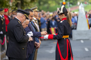 Fotos del desfile de la Guardia Civil en el día de su patrona en Pamplona.