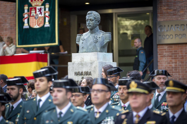 Fotos del desfile de la Guardia Civil en el día de su patrona en Pamplona.