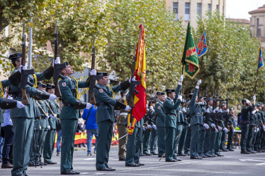 Fotos del desfile de la Guardia Civil en el día de su patrona en Pamplona.
