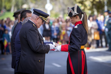 Fotos del desfile de la Guardia Civil en el día de su patrona en Pamplona.