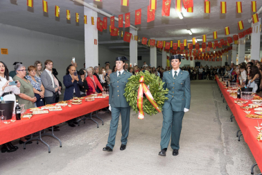 Fotos del homanaje al capital de la Guardia Civil de Tudela en el día de su patrona.