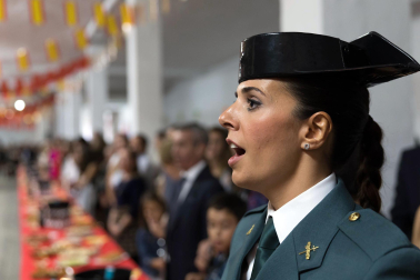 Fotos del homanaje al capital de la Guardia Civil de Tudela en el día de su patrona.