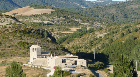 Vista general del Monasterio de Santa Fe de Epároz, en el valle de Urraúl Alto