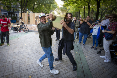 Enterramiento de una cápsula del tiempo del artista Iosu Zapata en Pamplona dentro de los Encuentros 72