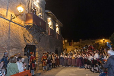 Fotos de la representación teatral de la llegada a Corella del monarca junto a su mujer María Luisa de Saboya en 1711.