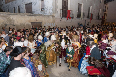 Fotos de la representación teatral de la llegada a Corella del monarca junto a su mujer María Luisa de Saboya en 1711.