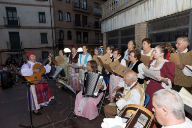 Fotos de la representación teatral de la llegada a Corella del monarca junto a su mujer María Luisa de Saboya en 1711.