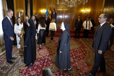 Los reyes Felipe y Letizia, acompañados de la princesa Leonor y la infanta Sofía, reciben en audiencia a los galardonados con los Premios Princesa de Asturias