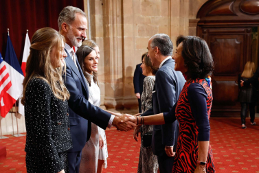 Los reyes Felipe y Letizia, acompañados de la princesa Leonor y la infanta Sofía, reciben en audiencia a los galardonados con los Premios Princesa de Asturias