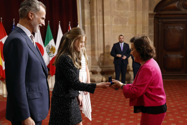 Los reyes Felipe y Letizia, acompañados de la princesa Leonor y la infanta Sofía, reciben en audiencia a los galardonados con los Premios Princesa de Asturias