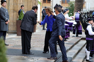 Los reyes Felipe y Letizia, acompañados de la princesa Leonor y la infanta Sofía, reciben en audiencia a los galardonados con los Premios Princesa de Asturias