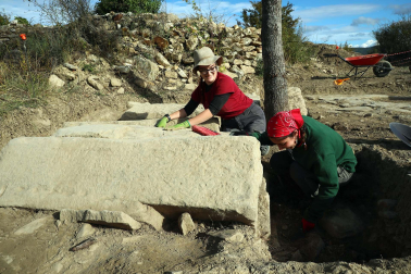 Fotos de las catas arqueológicas en Santa Criz de Eslava.
