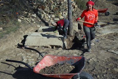 Fotos de las catas arqueológicas en Santa Criz de Eslava.