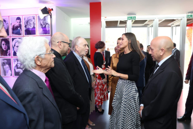 Foto de la reina Letizia durante su visita a Tudela para participar en un homenaje a Pilar Miró en el marco del Festival Ópera Prima.