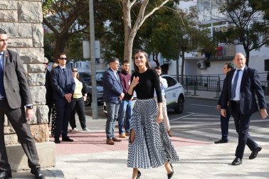 Foto de la reina Letizia durante su visita a Tudela para participar en un homenaje a Pilar Miró en el marco del Festival Ópera Prima.