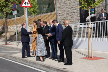 Foto de la reina Letizia durante su visita a Tudela para participar en un homenaje a Pilar Miró en el marco del Festival Ópera Prima.