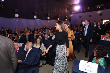 Foto de la reina Letizia durante su visita a Tudela para participar en un homenaje a Pilar Miró en el marco del Festival Ópera Prima.