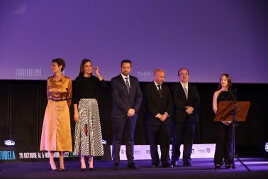 Foto de la reina Letizia durante su visita a Tudela para participar en un homenaje a Pilar Miró en el marco del Festival Ópera Prima.