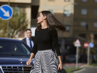 Foto de la reina Letizia durante su visita a Tudela para participar en un homenaje a Pilar Miró en el marco del Festival Ópera Prima.