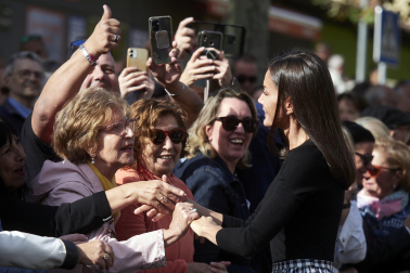 Foto de la reina Letizia durante su visita a Tudela para participar en un homenaje a Pilar Miró en el marco del Festival Ópera Prima.