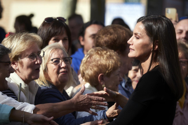 Foto de la reina Letizia durante su visita a Tudela para participar en un homenaje a Pilar Miró en el marco del Festival Ópera Prima.