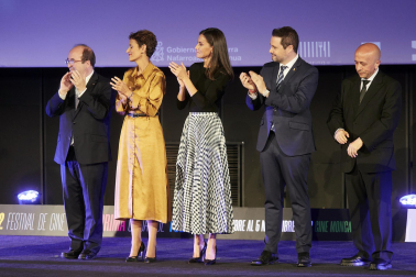 Foto de la reina Letizia durante su visita a Tudela para participar en un homenaje a Pilar Miró en el marco del Festival Ópera Prima.