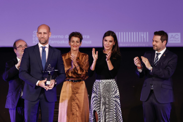 Foto de la reina Letizia durante su visita a Tudela para participar en un homenaje a Pilar Miró en el marco del Festival Ópera Prima.