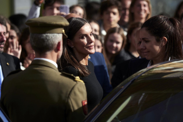 Foto de la reina Letizia durante su visita a Tudela para participar en el homenaje a Pilar Miró en el marco del Festival Ópera Prima.