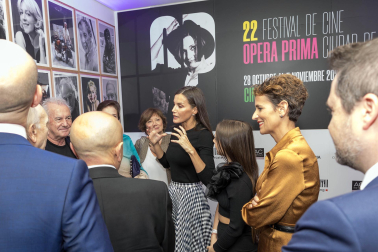 Foto de la reina Letizia durante su visita a Tudela para participar en el homenaje a Pilar Miró en el marco del Festival Ópera Prima