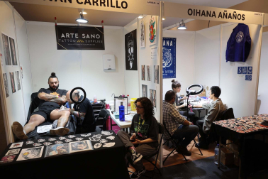 Imágenes del salón del tatuaje en Baluarte