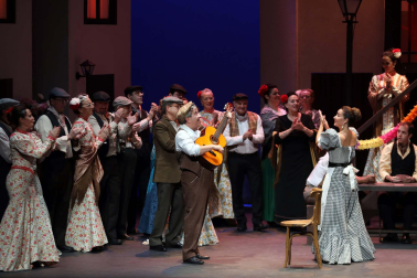 Imágenes del ensayo general en el Teatro Gayarre de 'La Revoltosa'
