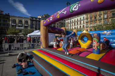 Imagen de los actos organizados por la Asociación Navarra de Diabetes (ANADI) en la plaza del Castillo de Pamplona con motivo del Día Mundial de la Diabetes.