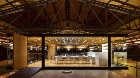 Instalaciones de Bodegas Ramón Bilbao en Haro (La Rioja)