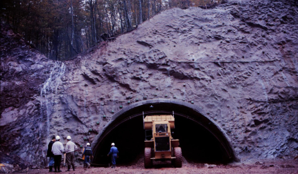 Obras de construcción del túnel de Belate, en Noviembre de 1993.