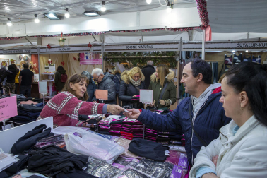 Fotos de la feria de Navidad de la Plaza de Toros de Pamplona