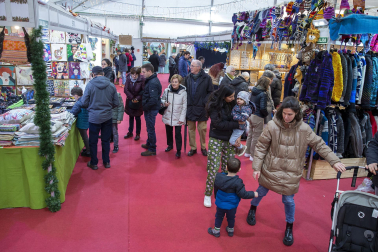 Fotos de la feria de Navidad de la Plaza de Toros de Pamplona