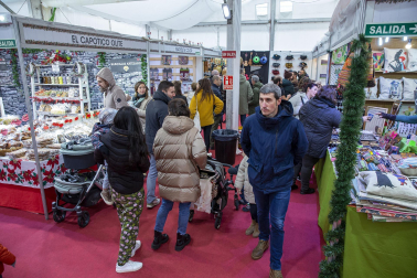 Fotos de la feria de Navidad de la Plaza de Toros de Pamplona