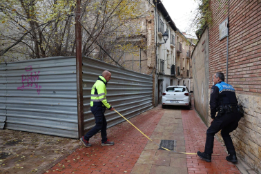 Imagen de la vivienda ubicada en el número 8 de la calle Cofrete de Tudela que se ha derrumbado.