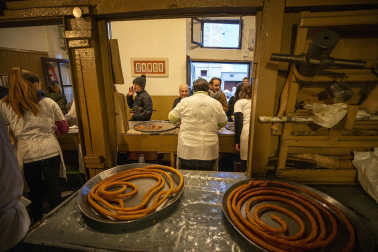Celebración del 150 aniversario de la churrería La Mañueta en Pamplona.