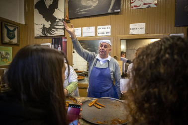 Celebración del 150 aniversario de la churrería La Mañueta en Pamplona.