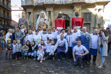 Celebración del 150 aniversario de la churrería La Mañueta en Pamplona.