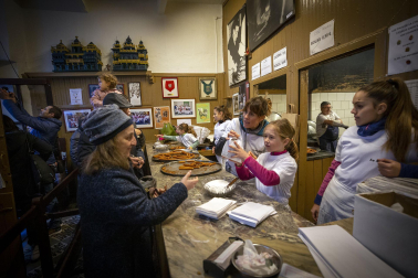 Celebración del 150 aniversario de la churrería La Mañueta en Pamplona.