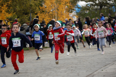 Participantes en la XI Carrera Infantil de la Navidad de Asvona