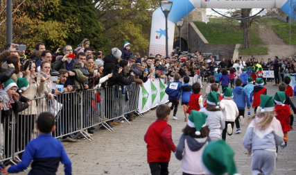 Participantes en la XI Carrera Infantil de la Navidad de Asvona