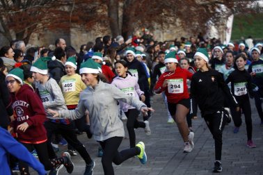 Participantes en la XI Carrera Infantil de la Navidad de Asvona