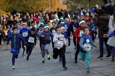 Participantes en la XI Carrera Infantil de la Navidad de Asvona