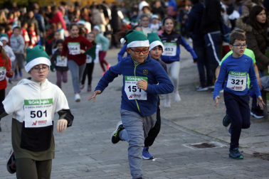 Participantes en la XI Carrera Infantil de la Navidad de Asvona