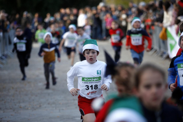 Participantes en la XI Carrera Infantil de la Navidad de Asvona
